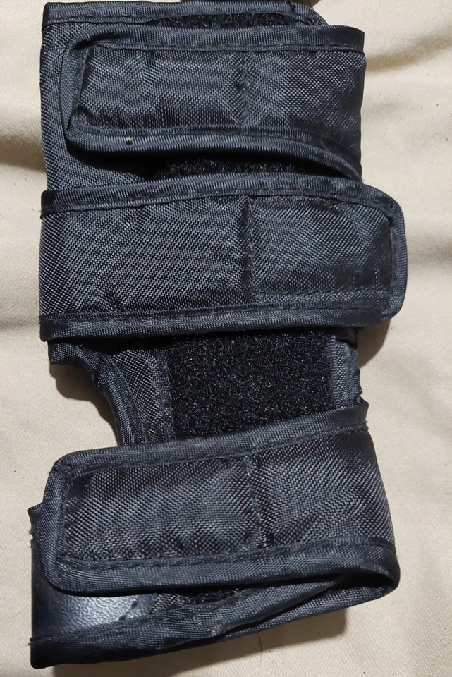 Rare 6 Piece Youth Mongoose 779B Gel Knee Elbow Wrist Pad Set BMX Skateboard - Image 3 of 4