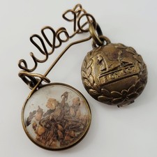 WW1 LOCKET - PHOTO BADGE - SWEETHEART - BRITISH ARMY