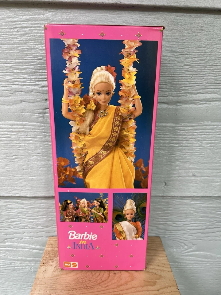 Muy RARA💜1996 LEO/MATTEL Barbie en la India Púrpura Sari Rubia Edición Extranjera NRFB Foto 2 de 4