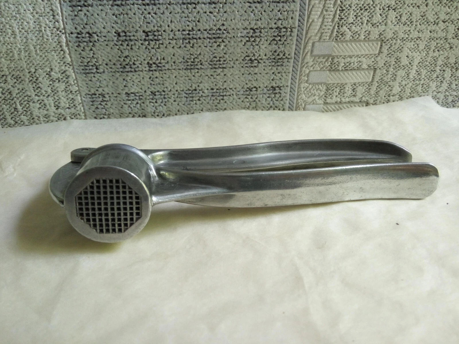 Vintage garlic press for squeezing garlic USSR
Opens in a new window or tab