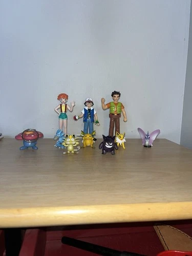 Ash, Misty And Brock + Pokémon Vintage Figure Set