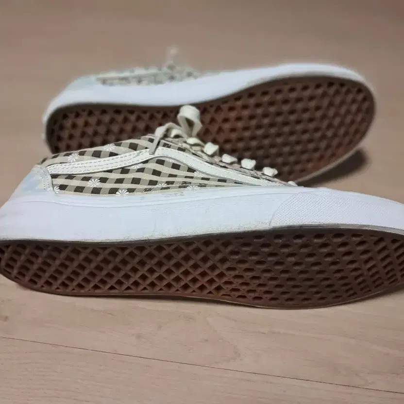 Vans Old Skool Daisy Meadow Patchwork Sneakers 27… - image 4