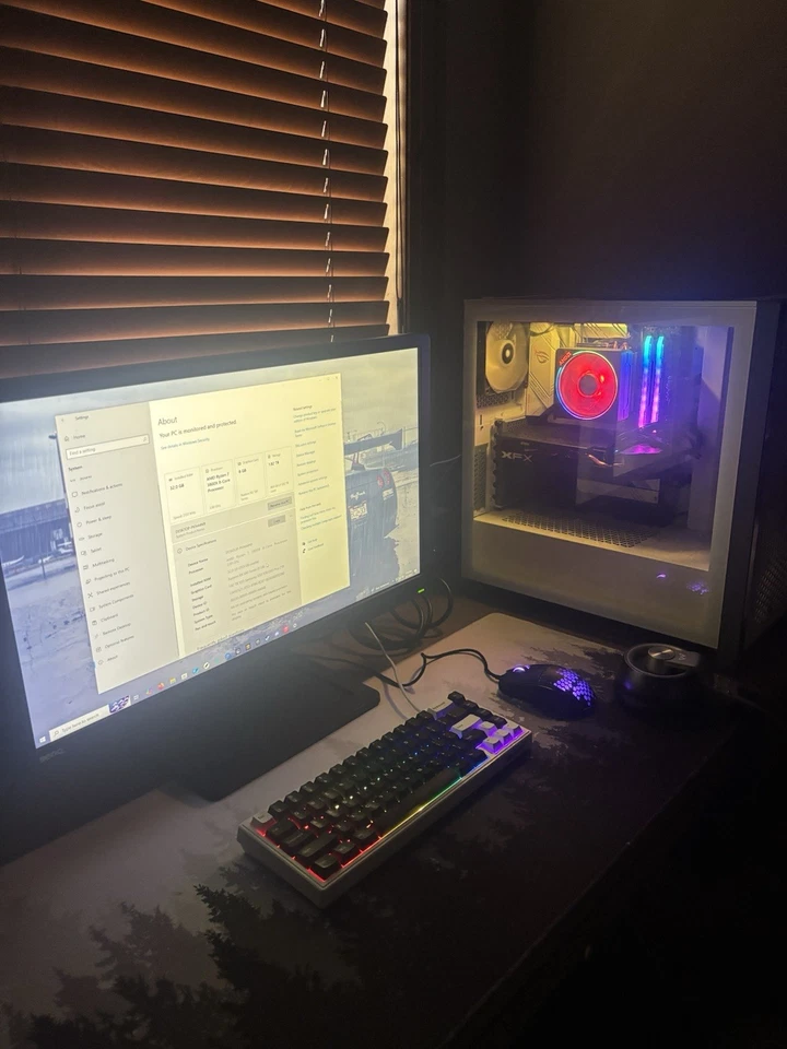 Configuración completa de PC para juegos Foto 2 de 4
