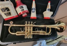 BACH TR300 TRUMPET WITH 3 VINTAGE HUMES STONE LINED MUTES, HARD CASE, BACH 6C