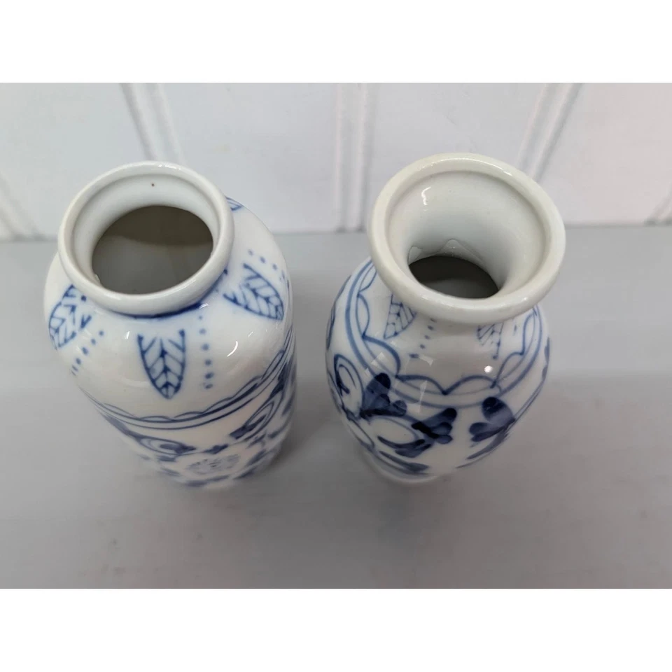 Juego de 2 jarrones miniatura vintage de porcelana floral azul blanco hechos en China de 4" Foto 3 de 4