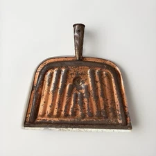 Vintage JV Reed Metal Dust Pan Copper Colored  Cottage Farmhouse