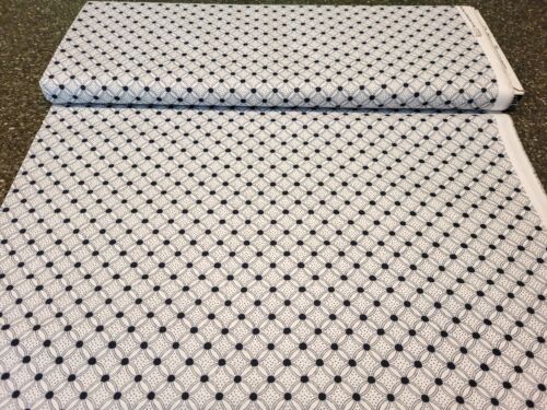 20" Flair P&B Textiles White Dark Navy Blue Geometric Print - Picture 3 of 3