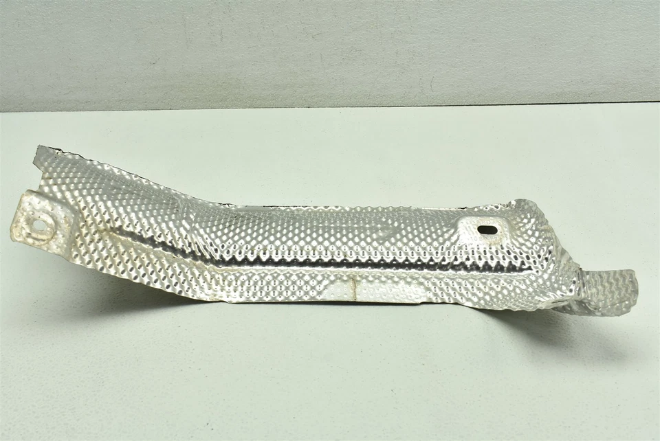 Ford Mustang GT 5.0 2015-2020 montaje de escudo térmico de escape fabricante de equipos originales 15-20 de fábrica Foto 3 de 4