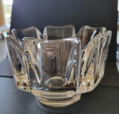 Orrefors signed 6 Petals Sweeden Crystal Bowl Kosta Boda Style Small Bowl Dish