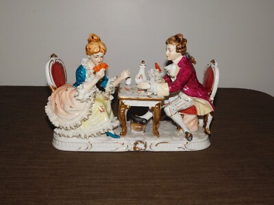 VINTAGE 10'' WIDE 7'' HIGH VICTORIAN MAN & WOMAN PLAYING CARDS PORCELAIN FIGURE