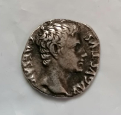 AUGUSTUS 27BC-AD14 AR DENARIUS