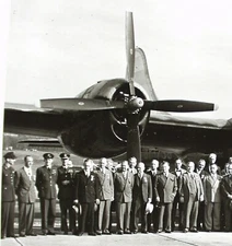 1947 B&W PHOTO I.A.S. MEMBERS, BOEING B-29 SUPERFORTRESS WRIGHT FIELD OHIO