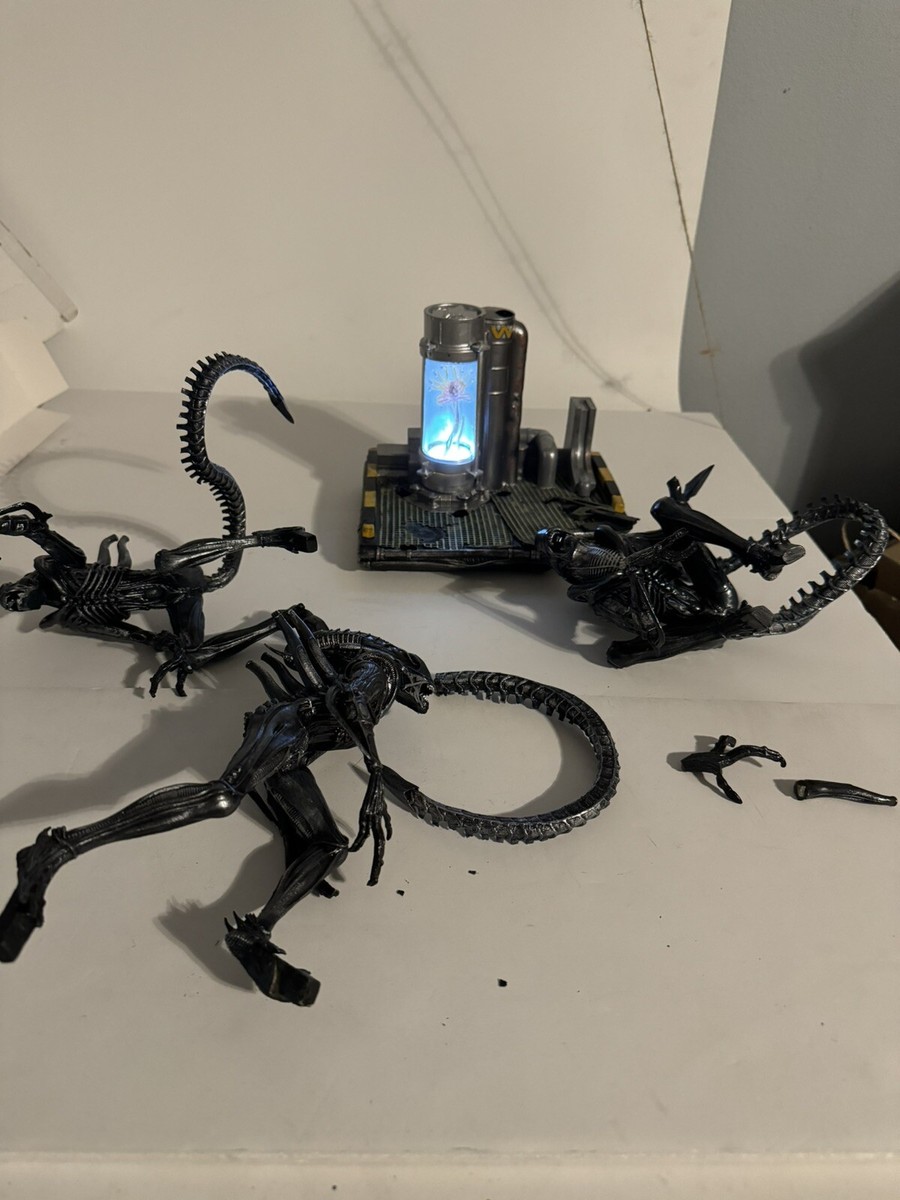 Rare Bradford Exchange Aliens Swarm Scene Limited Edition