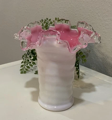 Vtg Fenton Silver Crest Ruffled Edge Pink White Round Ribbed Vase 5 5/8” H EUC