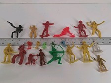 19 Vintage Plastic Cowboys and Indians Toy Figures
