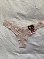 NEW Maidenform Women  s Thong V Back Thong Size Medium 6 Women  s Thong DMMVBT