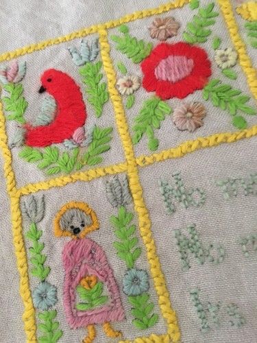Beautiful Unframed Vintage Crewel Sampler On Linen - Picture 3 of 9