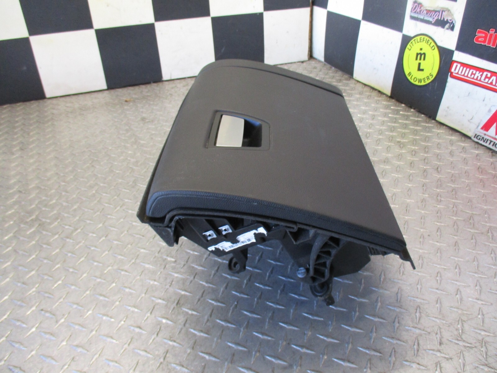 14-17 2017 Maserati Ghibli GLOVE BOX STORAGE COMPARTMENT BLACK 17326301
