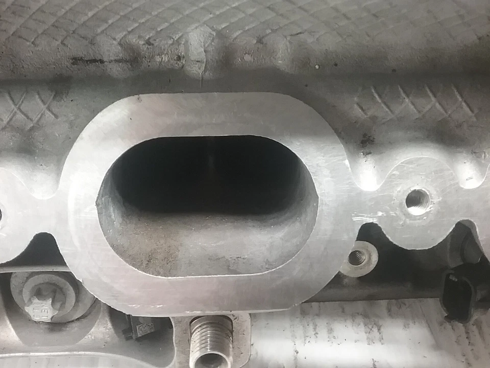 Porsche Panamera 2010-2013 culata lateral izquierda 306-50493R 4,8 L 8 cilindros Foto 4 de 4