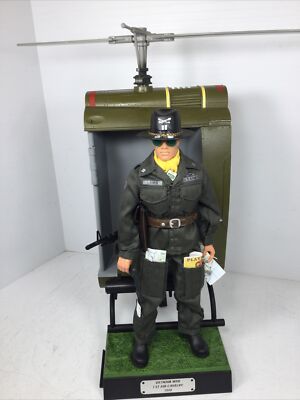 1/6 SCALE “APOCALYPSE NOW” VIETNAM 1ST AIR CAV HUEY HELICOPTER