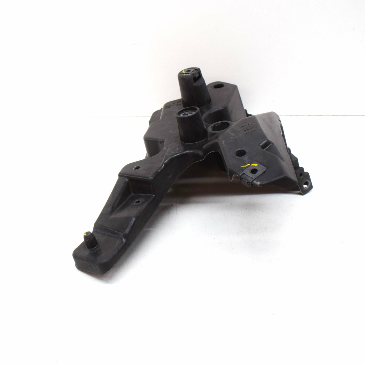 VOLVO XC60 MK2 Front Left Fender Holder Bracket 32288928 NEW  