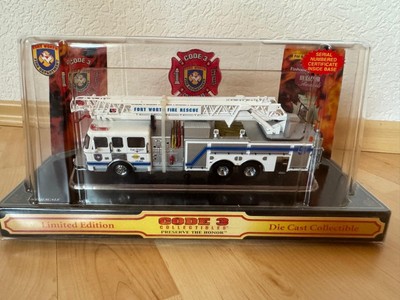 Code 3 1:64 Fort Worth American La France Ladder 9 #12727