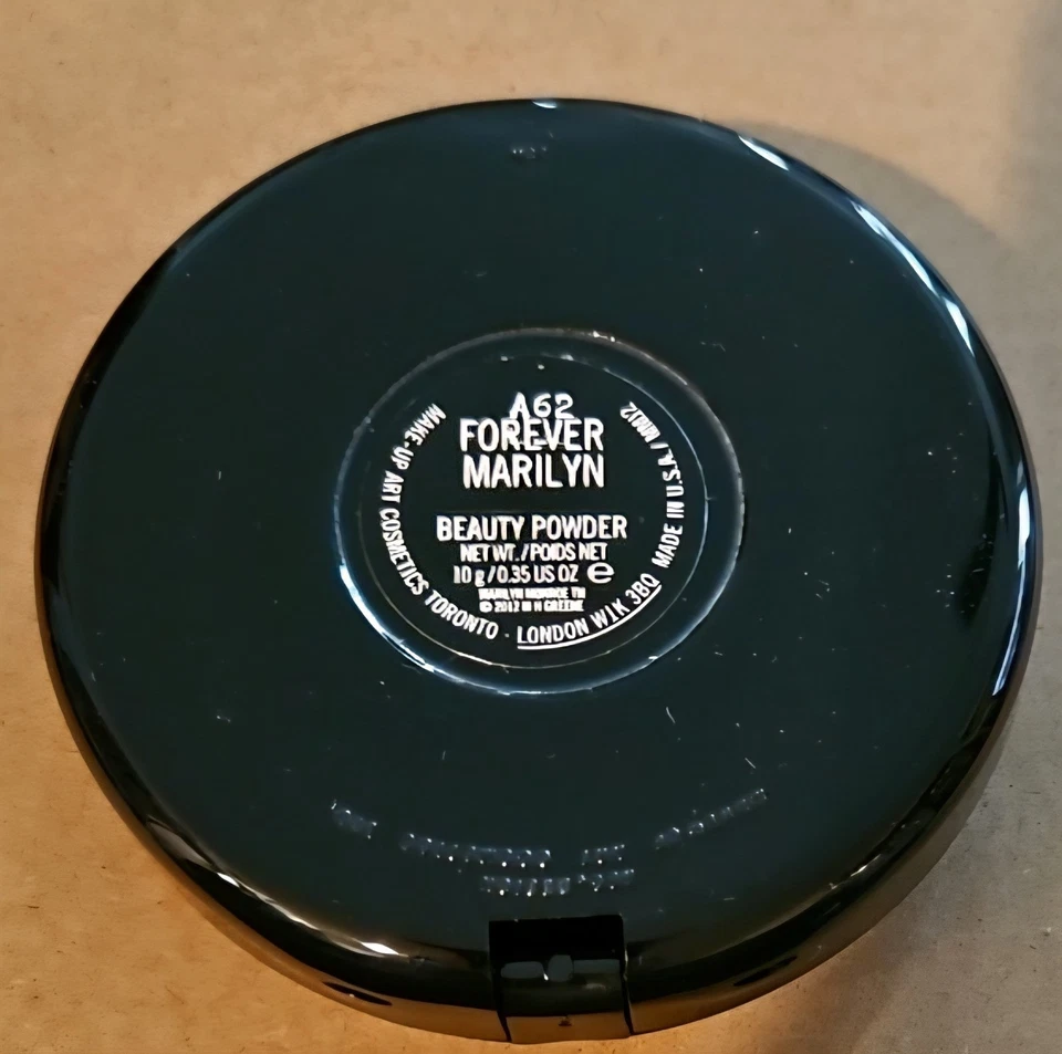 MAC Marilyn Monroe Beauty Powder FOREVER MARILYN - NEW, AUTHENTIC, LIMITED - Image 3 of 4