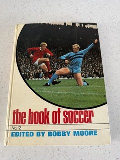 Vintage The Book of Soccer No. 12 (1969) Edited by Bobby Moore – Football Annual