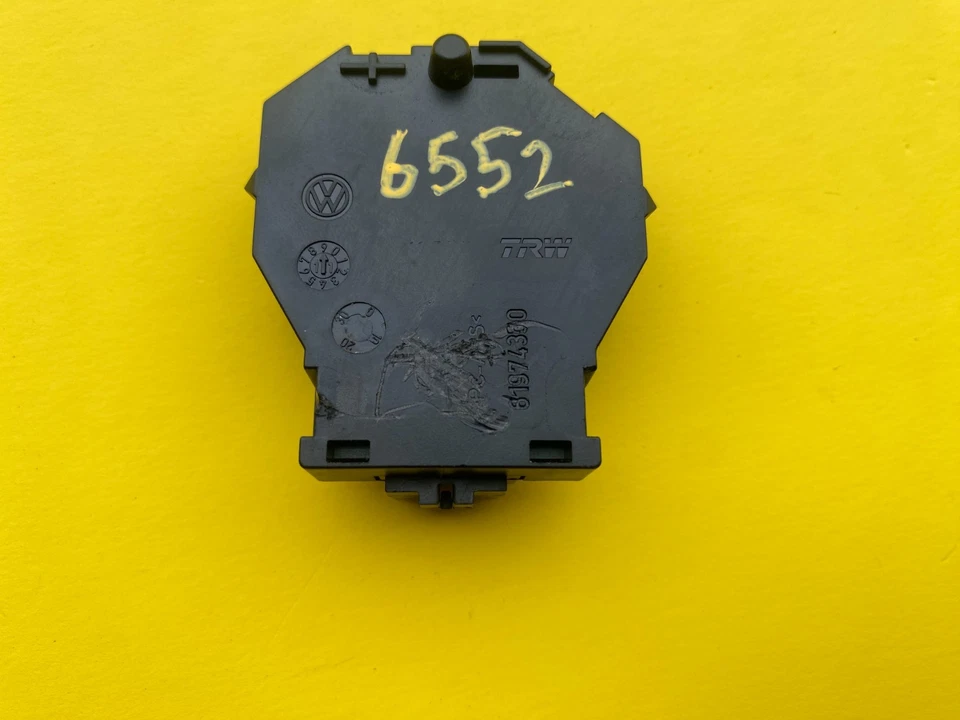 2010-2016 VOLKSWAGEN JETTA MULTIFUNCTION STEERING WHEEL CONTROL UNIT 5K0959542B - Image 4 of 4