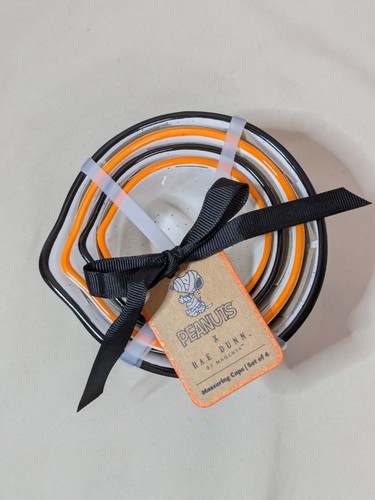 Rae Dunn Peanuts SNOOPY Doghouse Halloween Measuring Cups Black/Orange Rims NEW! - Picture 2 of 16