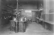 9793) COLLEGIO SAN VINCENZO (BOLOGNA) FOTOGRAFIA DELLA CUCINA.