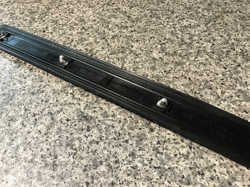 Vauxhall Omega (1999-2003) O/S/R Sill Carpet Cover Kick Panel Charcoal 090431698 - Foto 6 di 8