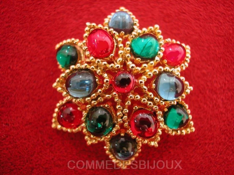 Broche vintage 3D résolvant le manque d'éclat des vestes sombres