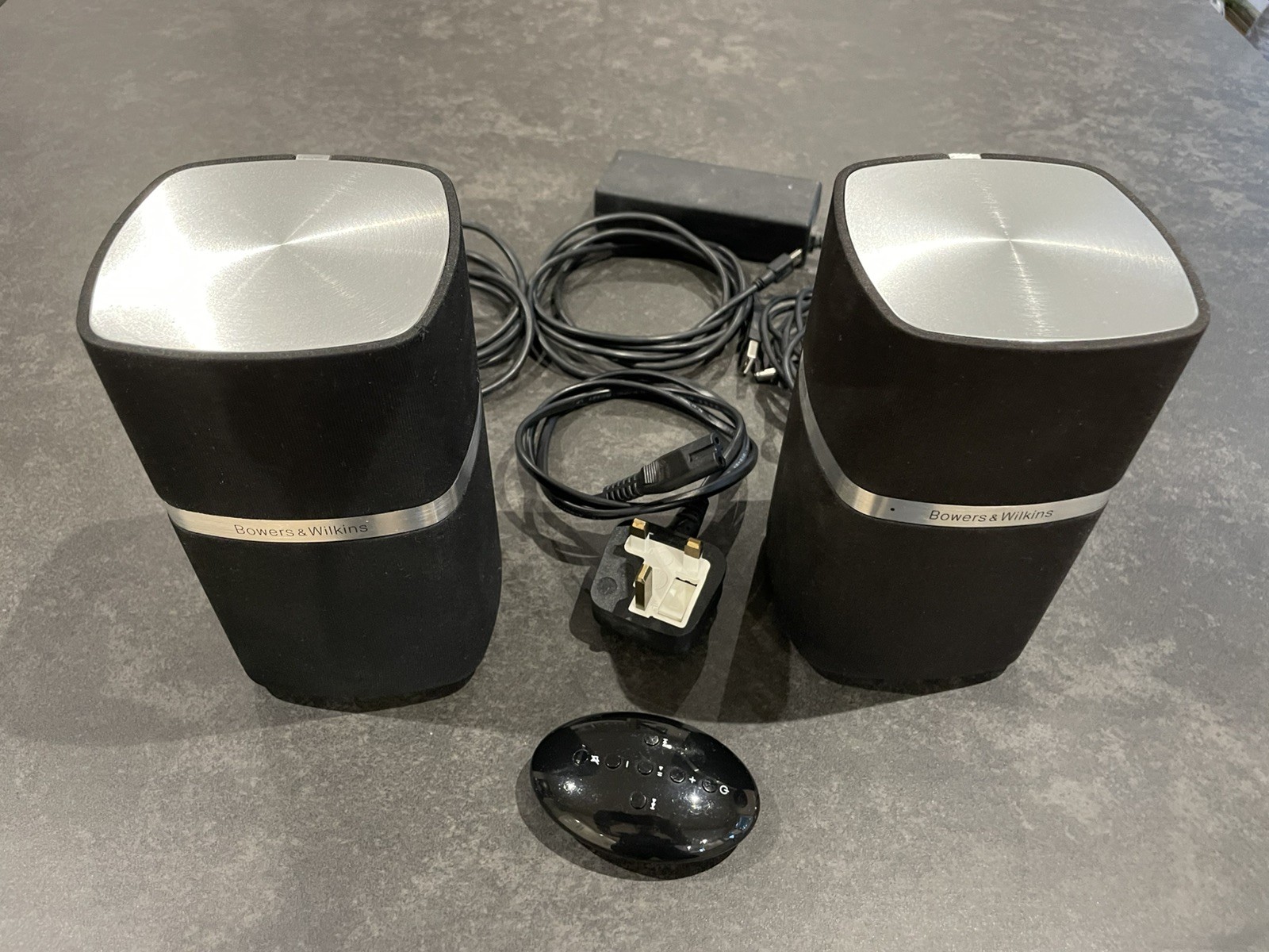 B&W Bowers & Wilkins MM-1 Computer Stereo Desktop Speakers - excellent condition