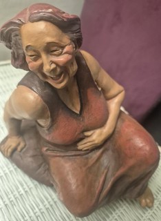 Belle Buonaiuto Pottery Italy Figurine