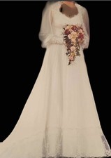 Vintage 1980s Lace Wedding Dress w/ Crinoline Petticoat Veil Size 8 ILGWU