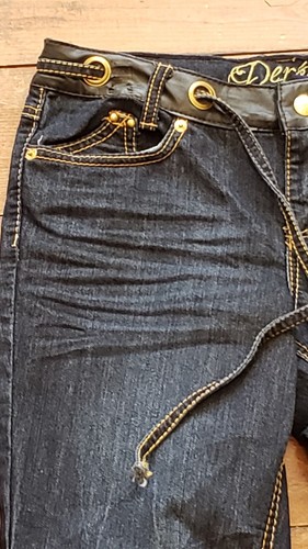 Dereon Capri Jeans Womens Size 7/8 Hem Buttons Fleur De Lis Back Pockets READ - Picture 3 of 12