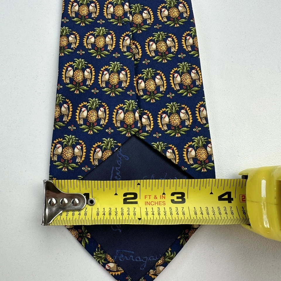 Corbata de seda azul Salvatore Ferragamo piñas y loros 3,5"x57" Foto 4 de 4