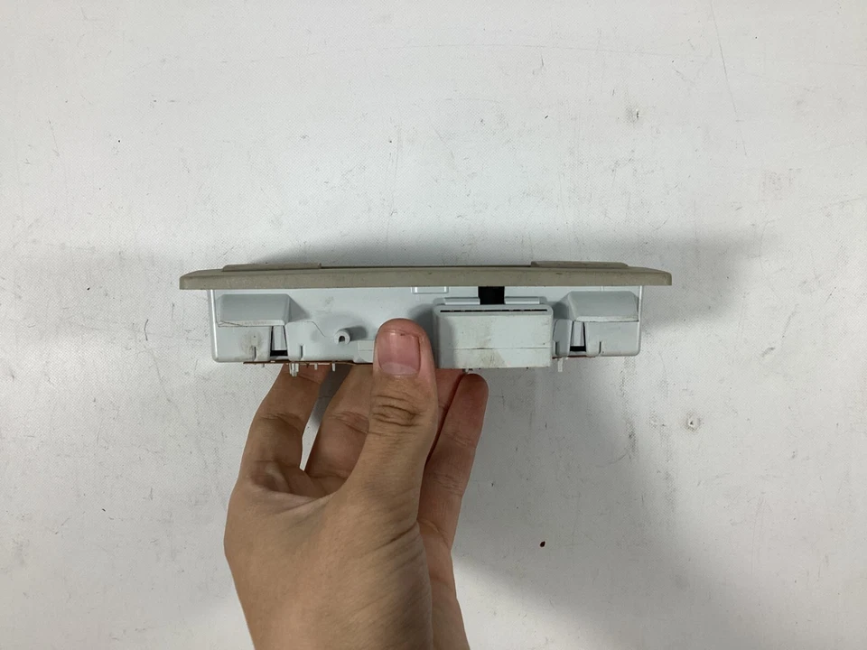 Painel de luz de leitura 2012-2016 Chevrolet Volt lâmpada cúpula GM 22779359 FABRICANTE DE EQUIPAMENTO ORIGINAL. - Imagem 3 de 4