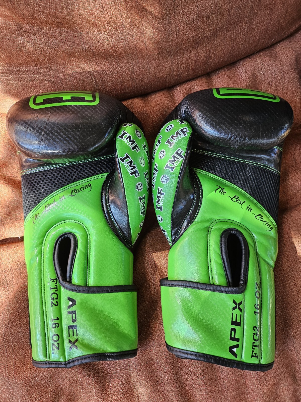 Ringside Apex Green Boxing Gloves FTG2 Flash Sparring Gloves 16oz