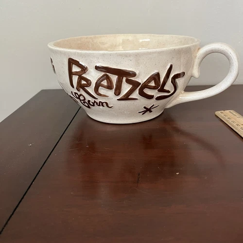 VTG Ceramic Large Snack Bowl - Raised Font - No Chips/cracks- Super Fun & Cute!