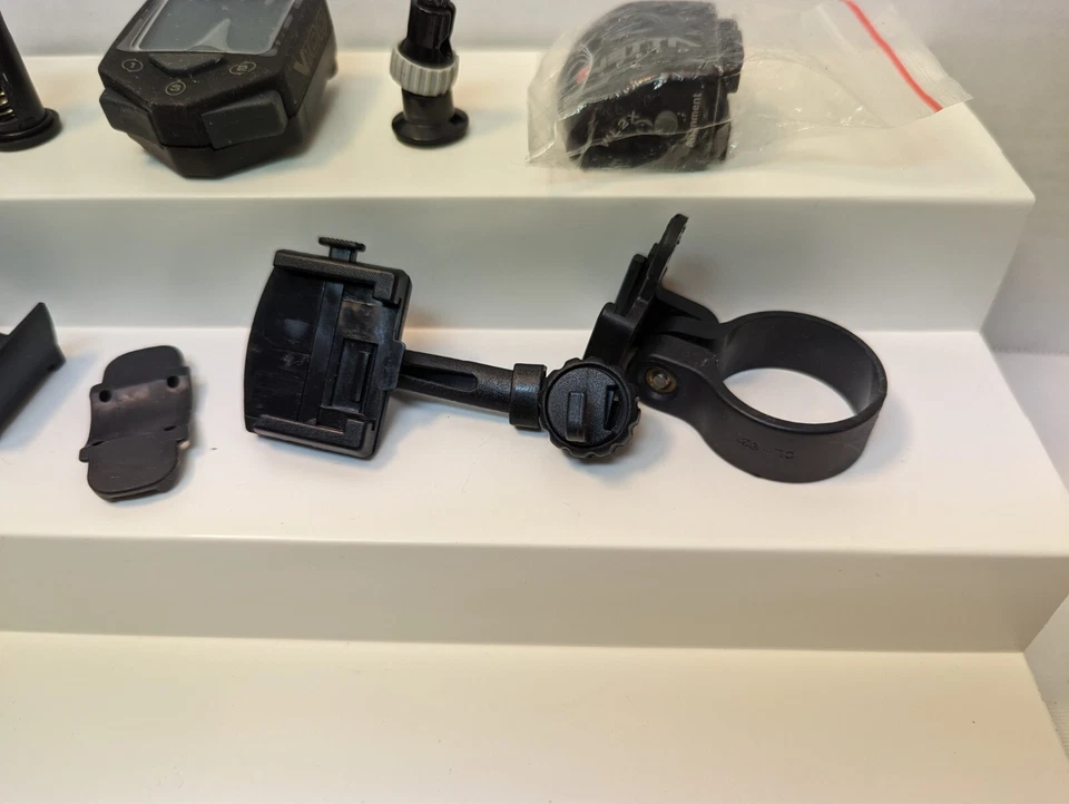 Vetta V100 Speed Cycling Computer, All Components Shown - Image 4 of 4