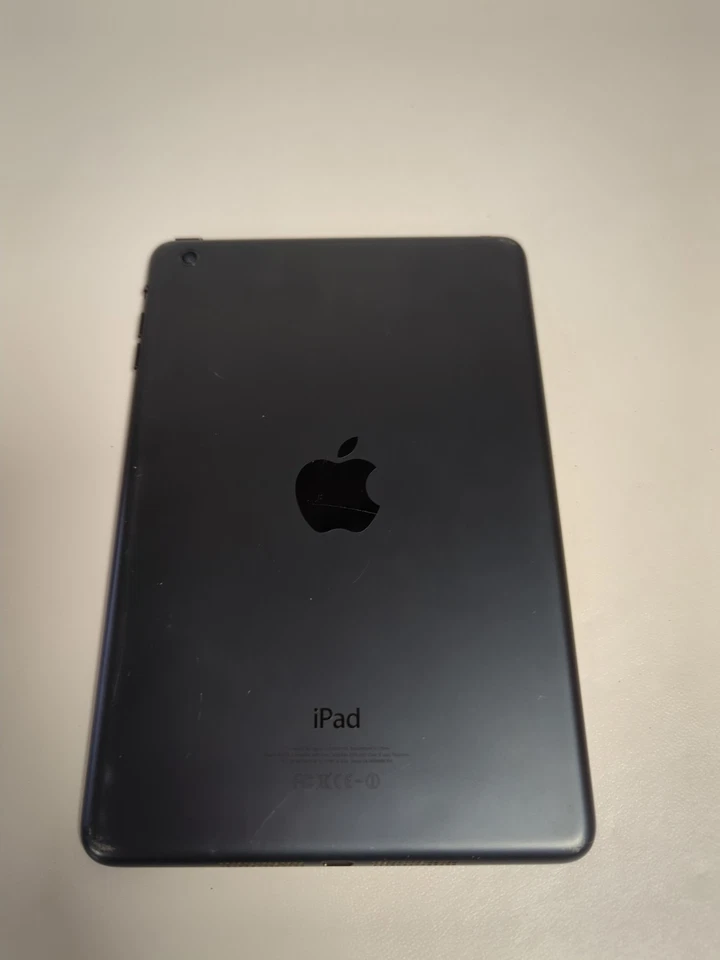 Apple iPad Mini 1st Gen (A1432) - 7.9" / Grey / 16GB - Image 4 of 4