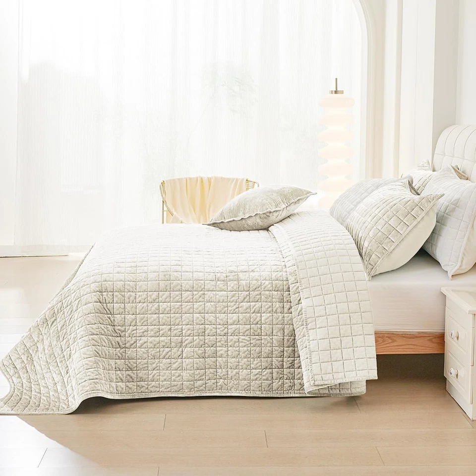 Quilt Set California King Size 106x118 Luxurious Velvet Bedding Sets with 2 P... - Image 4 of 4