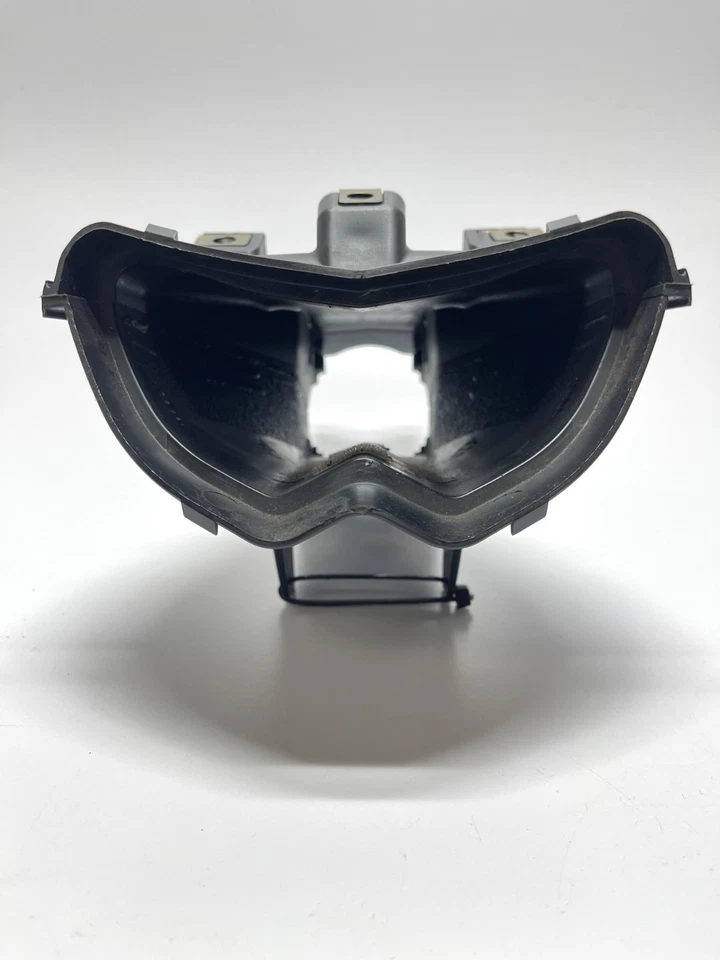 Центральный воздуховод 2004-2005 Kawasaki Ninja ZX10R OEM - Изображение 3 из 4