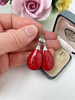 GORGEOUS VINTAGE MODERNIST 925 SOLID STERLING SILVER SPONGE CORAL HOOK EARRINGS - Image 1 of 4