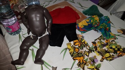LES PLUMINIS Poupon africain corps tissu 32 cm
