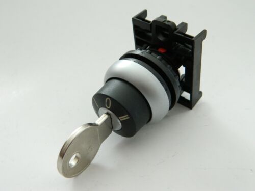 NEW Eaton M22-WRS3-A11 Maintained Selector Switch 3 pos. Removable Key Left Only - Picture 1 of 4