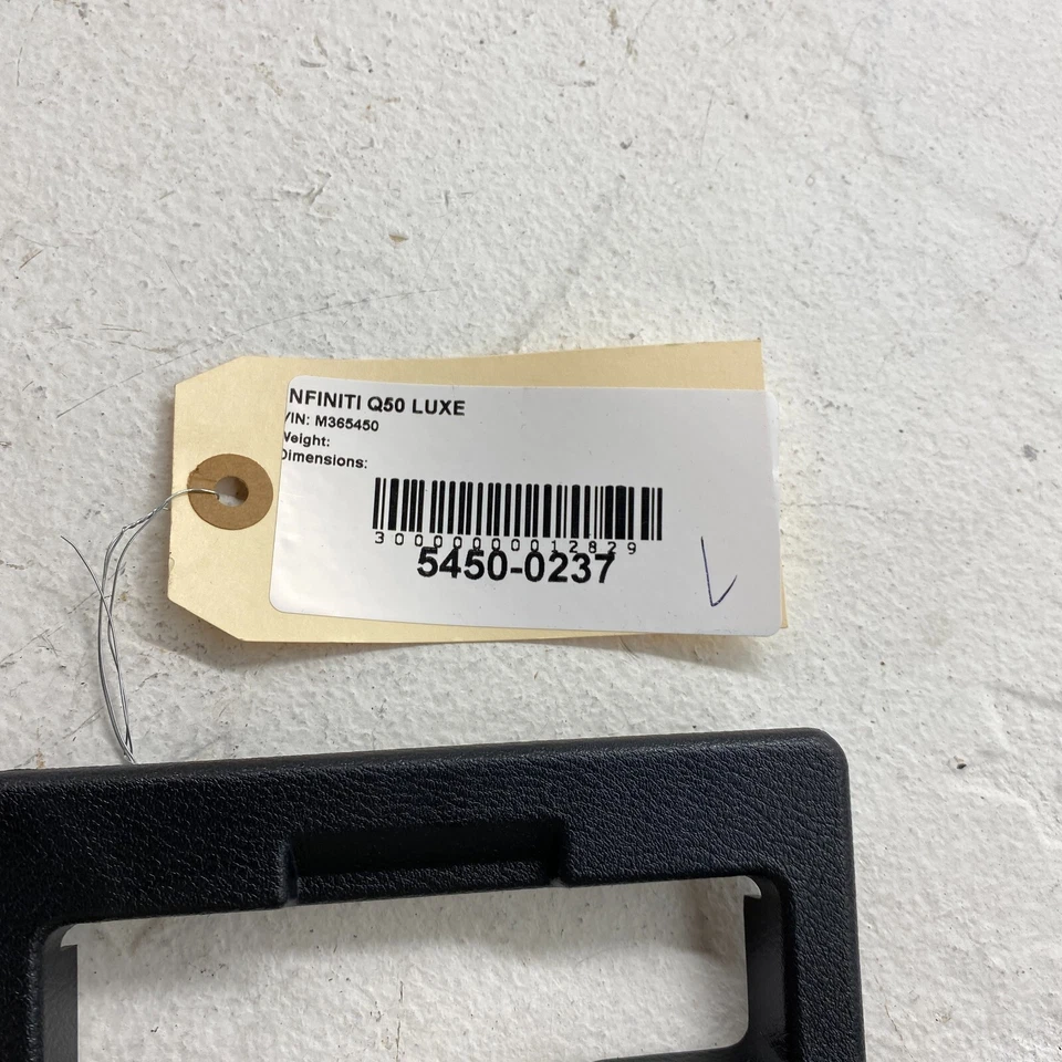 Оригинальный чехол для заднего сиденья правого или левого ударника 2014–2020 Infiniti Q50 - Изображение 2 из 4