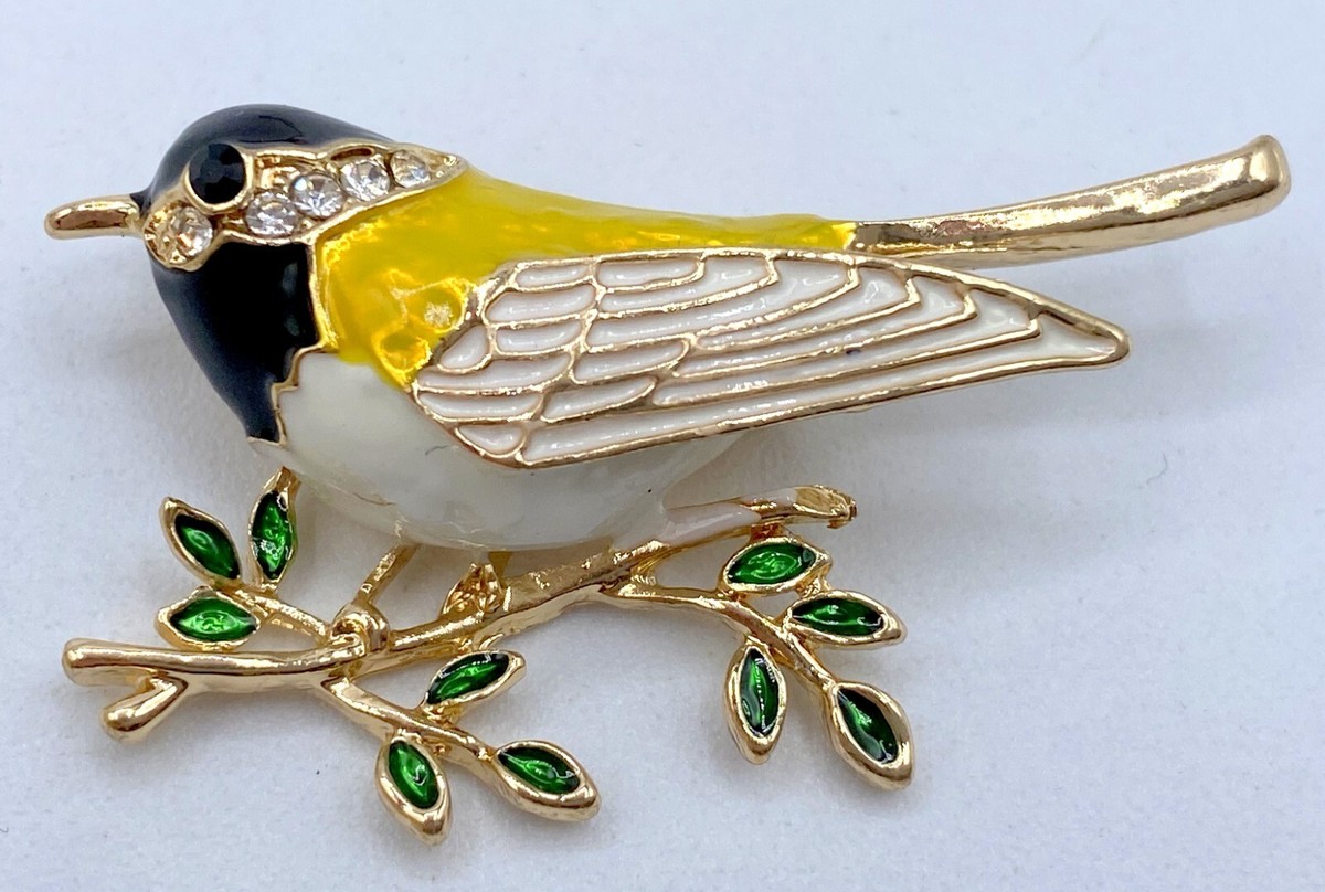 T5-577 BROOCH GOLD TONE PIN 1.75